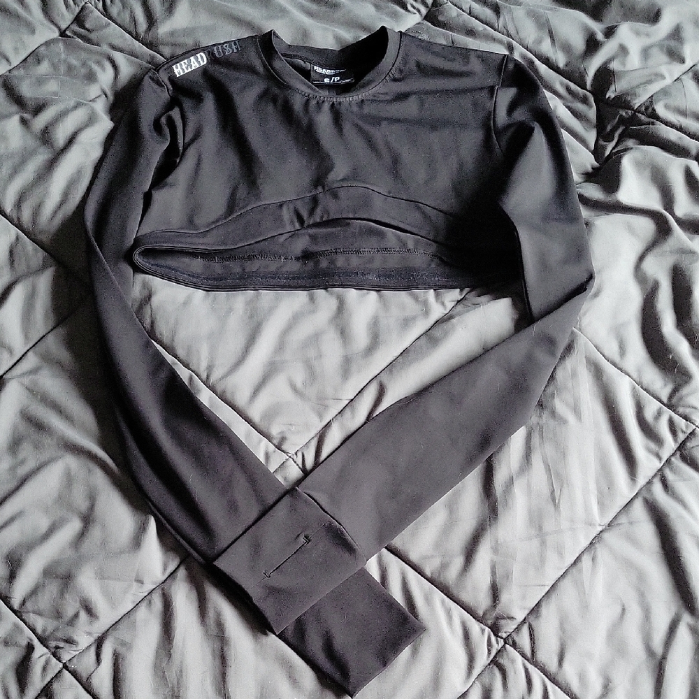 Women's Black Long Sleeve Crop Top